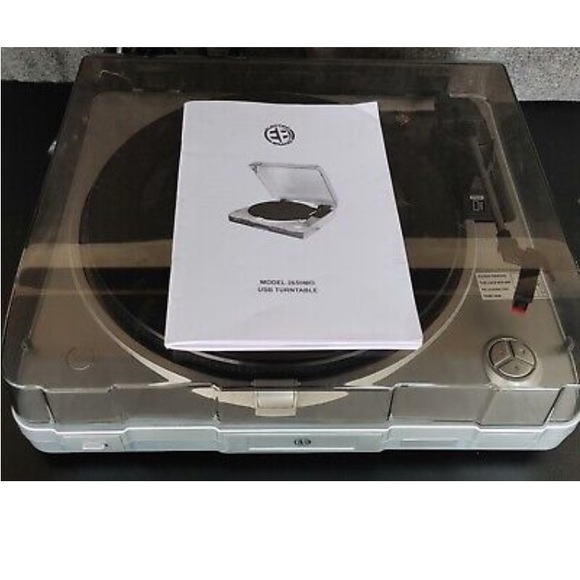 NIB USB turntable - Picture 2 of 12
